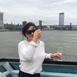 Meet your Posher, Laura